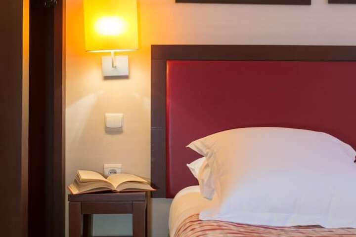 Room 17 of 36