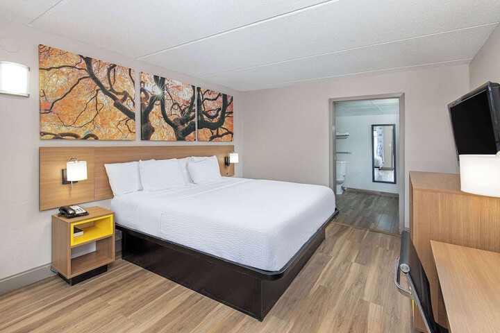 1 King Bed Accessible (2 of 17)