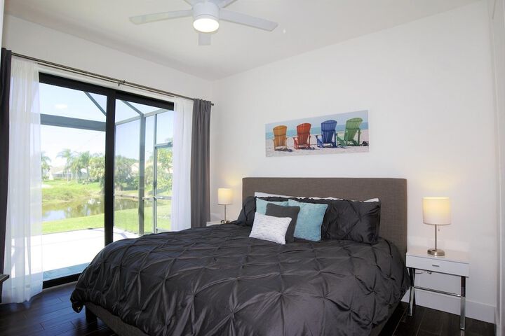 Room 5 of 34