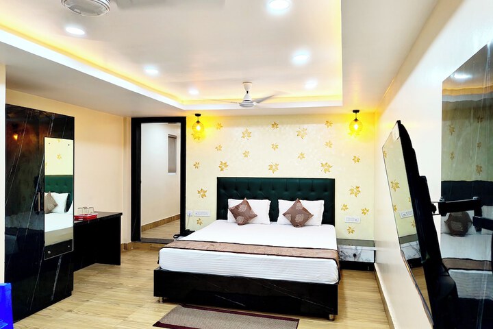 Hotel Kunj Santosh Near Jagannath Temple