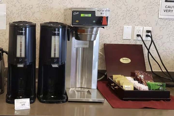 Breakfast/Coffee Service 29 of 37