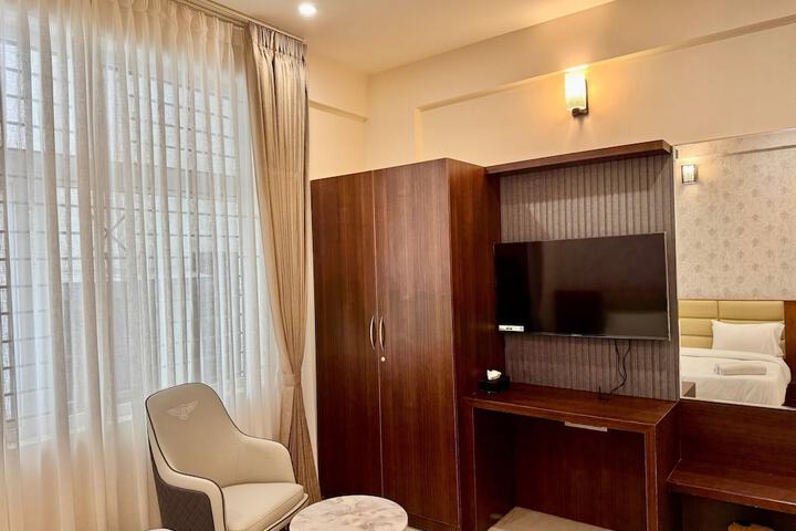 Room 4 of 19