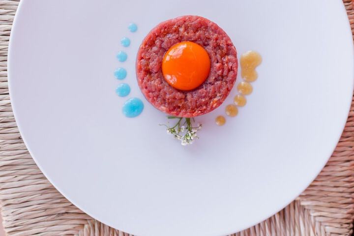 Dining 8 of 17