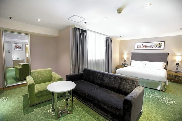 Room 21 of 84