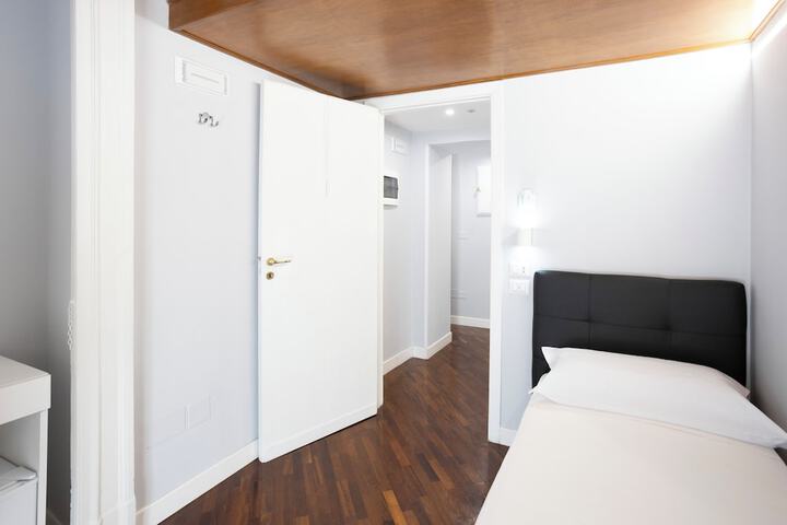 Room 75 of 111