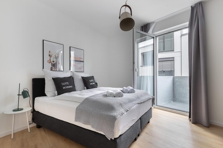 Room 4 of 61