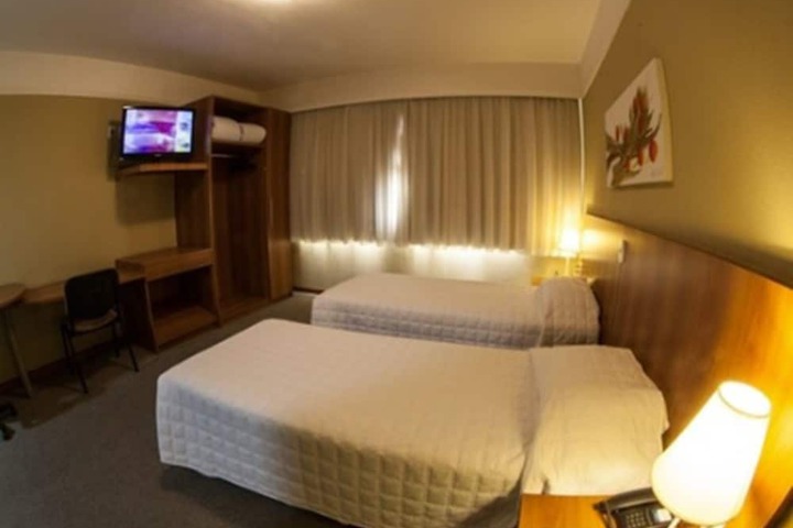 Room 9 of 37