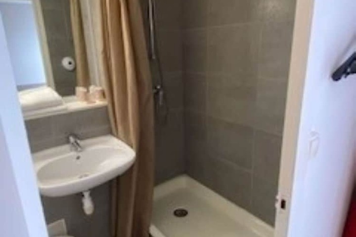 Room 14 of 23