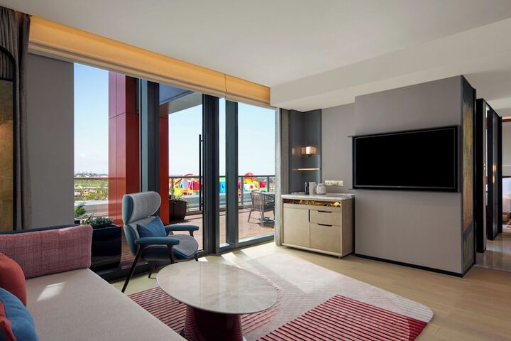 Room 27 of 65