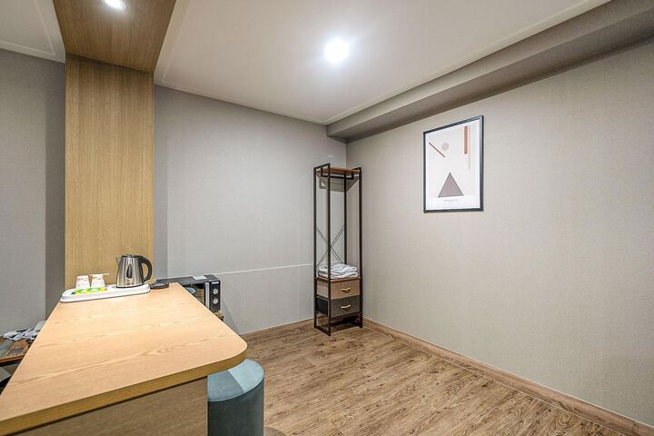 Room 36 of 105
