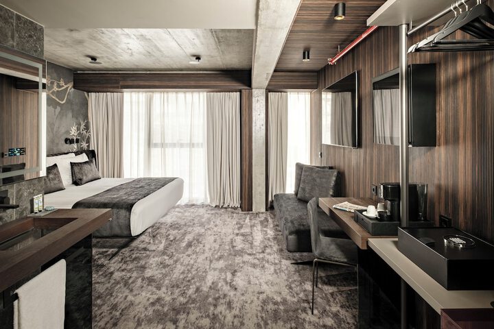 Room 28 of 53