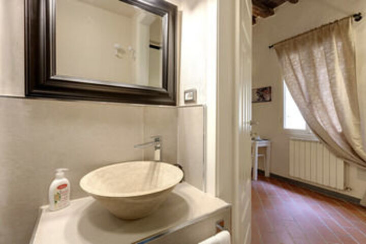 Room 5 of 71