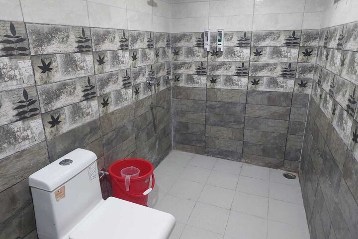 Room 6 of 22