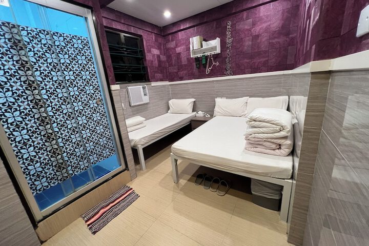 Room 4 of 21