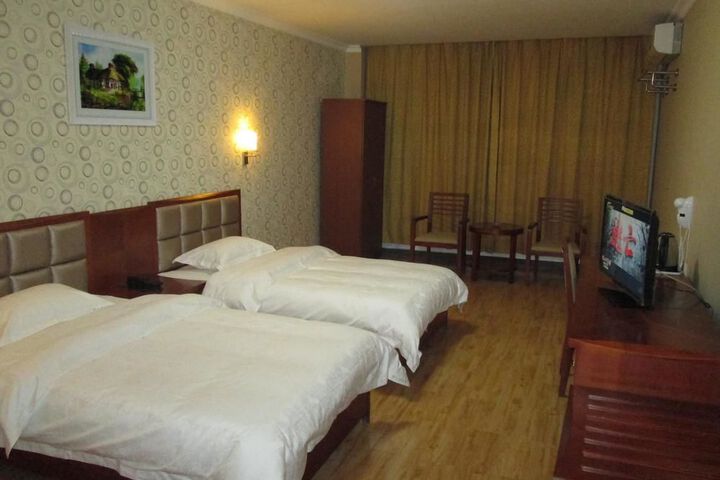 Room 2 of 41