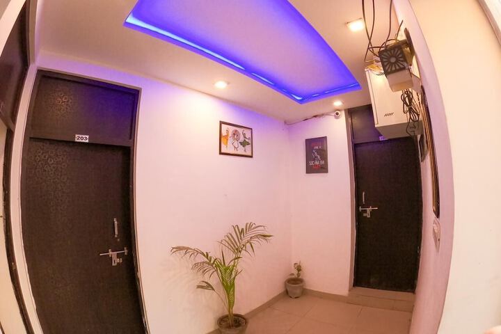 Room 10 of 19