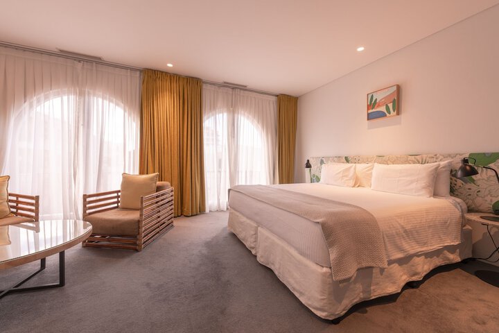 Room 16 of 79