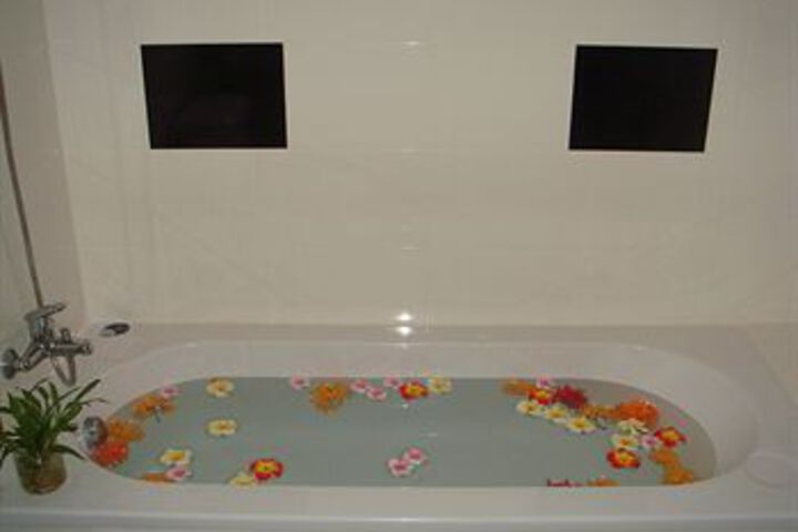 Hot Tub 17 of 30