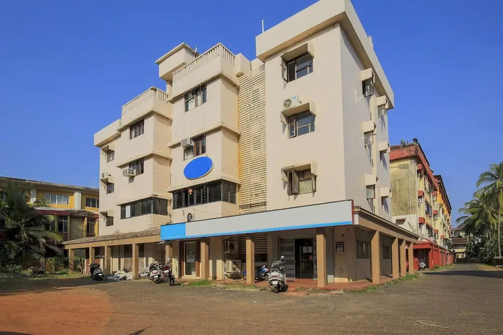 OYO 9518 Hotel Aqua Mira