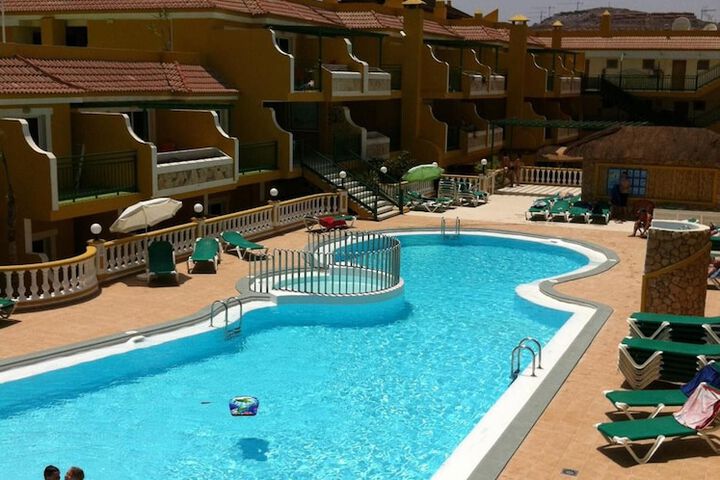 Pool Hotel