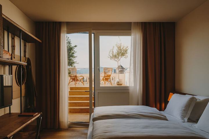 Room 21 of 128