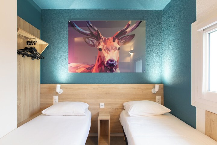 Room 13 of 63