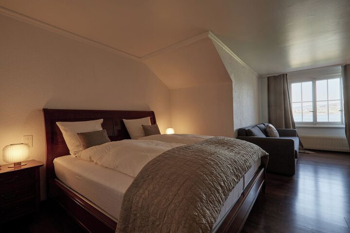 Room 30 of 60