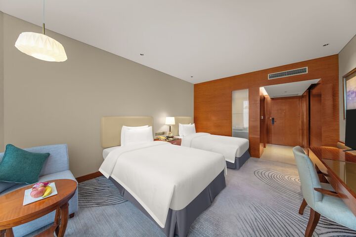 Room 30 of 170