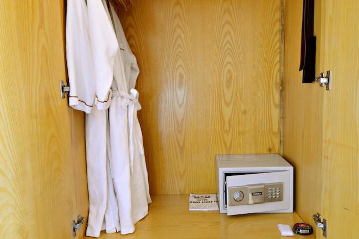 Room 20 of 80