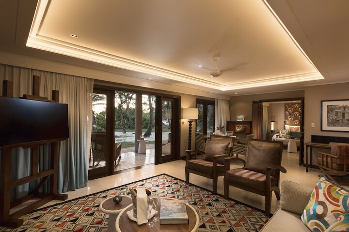 Lounge 144 of 183
