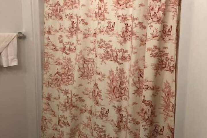 Room 40 of 77