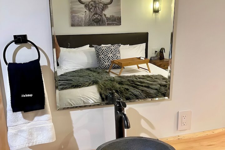 Room 8 of 89