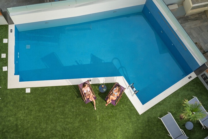 Pool 94 of 147