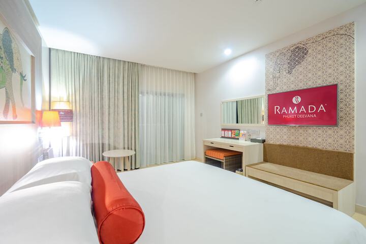 Room 14 of 220