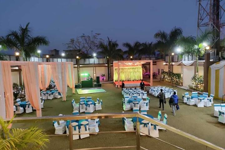 Ballroom/Hall 55 of 68