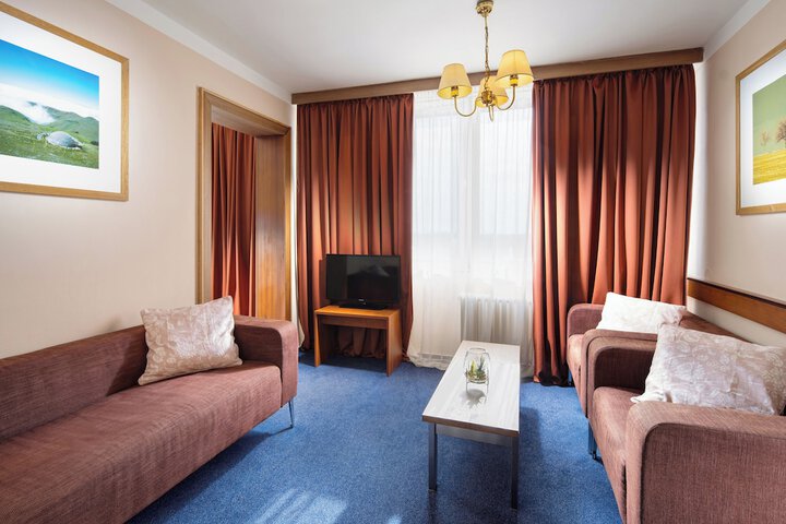 Room 12 of 39