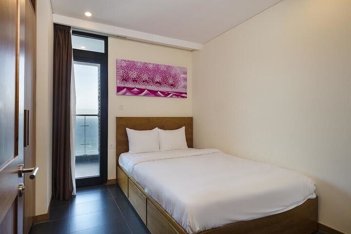 Room 21 of 230