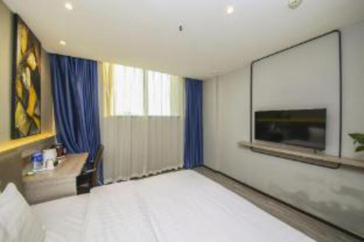 Room 13 of 14