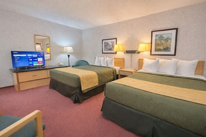 Room 10 of 28