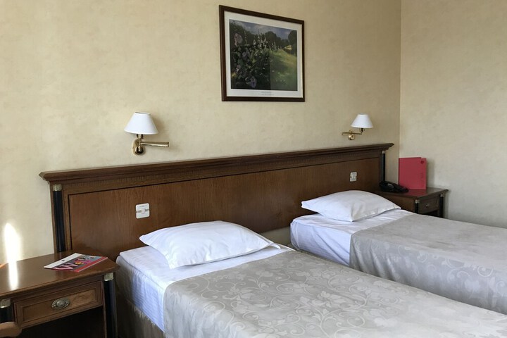 Room 14 of 64