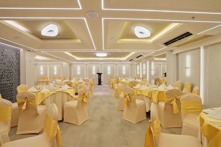 Ballroom/Hall 47 of 57