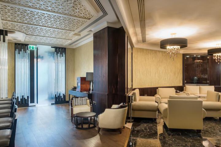 Lounge 217 of 254