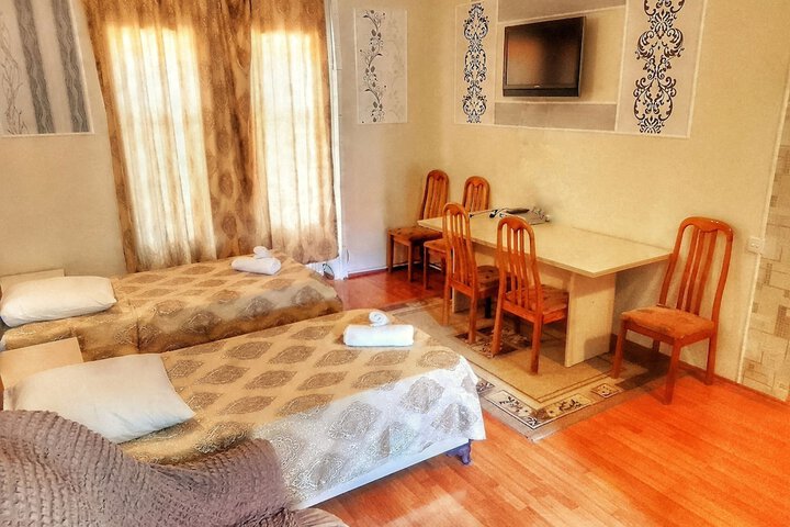 Room 6 of 23