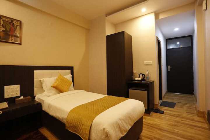 Room 16 of 46