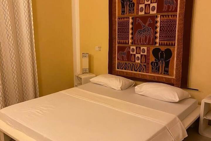Room 2 of 30