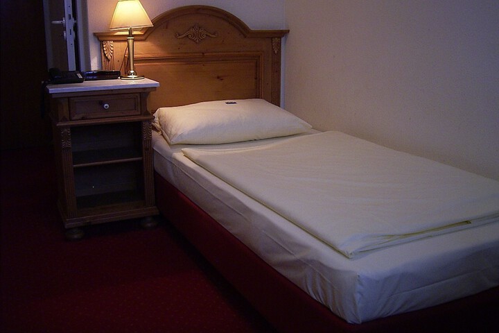 Room 7 of 49