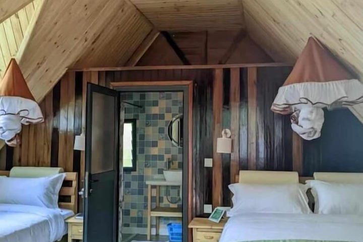Room 6 of 34