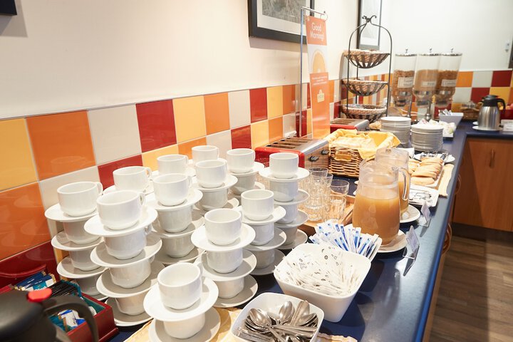 Breakfast/Coffee Service 32 of 36