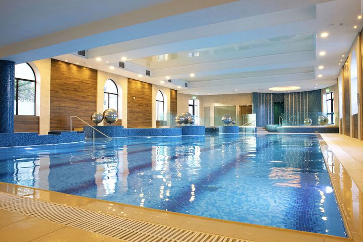 Hotel Pool