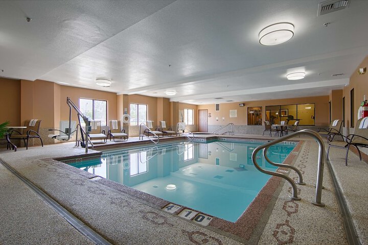 Pool 10 of 15